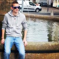 jari (@jari41) 's Twitter Profile