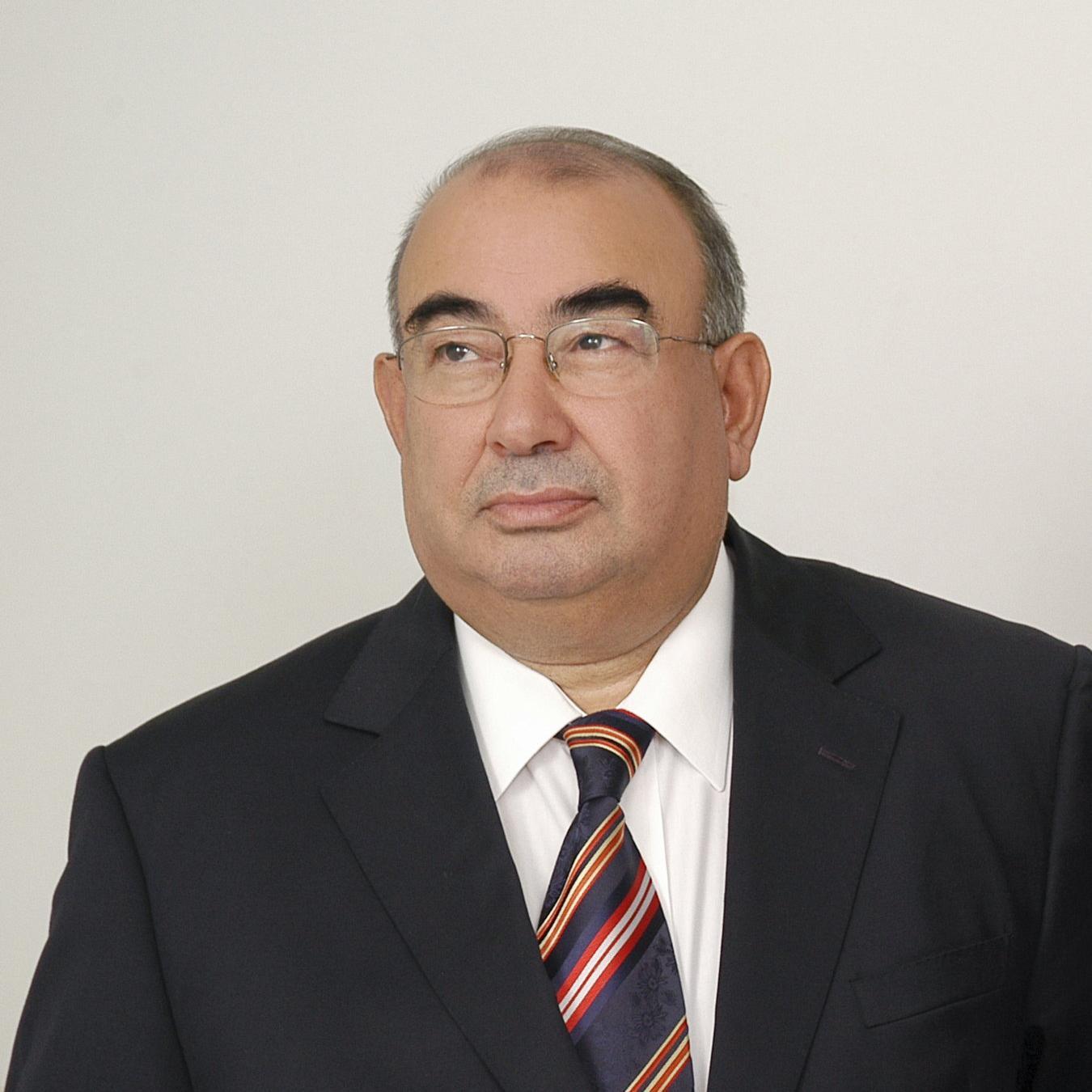 Sosyal Demokrat, Sendikacı,İktisatçı, Mali Müşavir, 22.Dönem Milletvekili