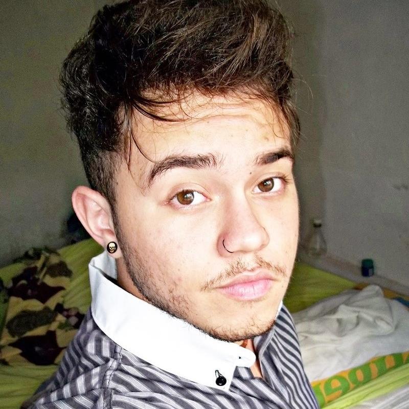 Nilton Vitor...18 Anos, Sou Famoso,DJ,Filho Do Dono Da Microsoft,Colírio,Moro Na Favela e Sou Mentiroso rsrs / #EletronicMusic