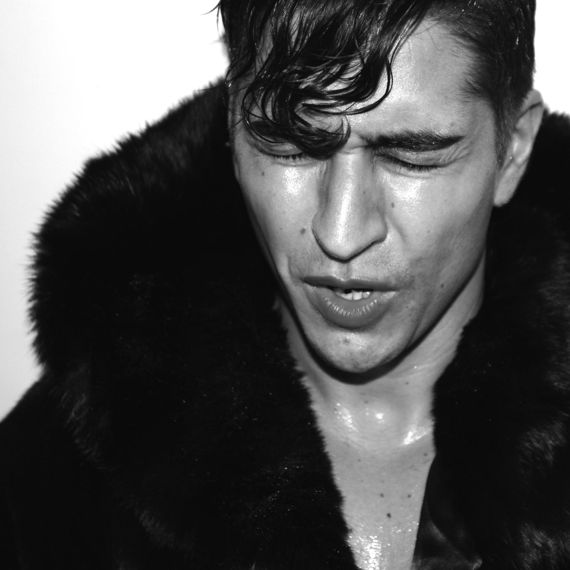Singer-songwriter 
Pop Electro