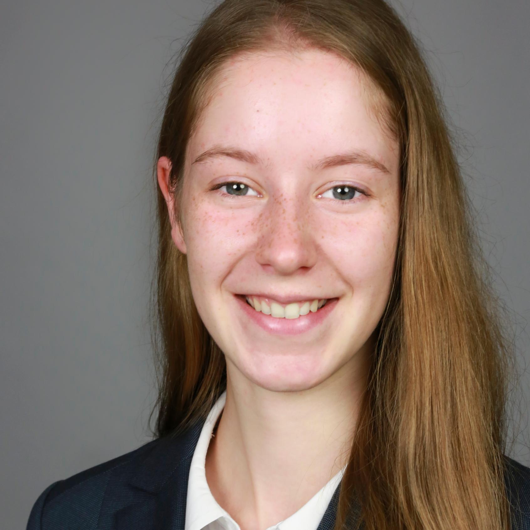 MSc in Strategic Marketing student @ImperialBiz ;
 B.A in Business and Cultural-/Communication studies @MannheimBSchool
