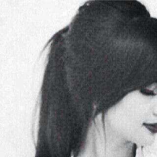 ٱريد ٱن ٱرىٰ ؏ـليگ ملاَمح ٱلســٓ؏ــٱدة ، فٓ ثغرك آلفآتن فتنہ وَ نظرة منِك مٓـ؏ مبسمك حيآة ...◞♪◜