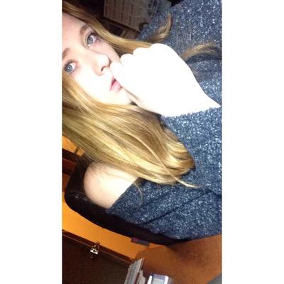 amsandrugs's profile picture. a frenchie with a booty