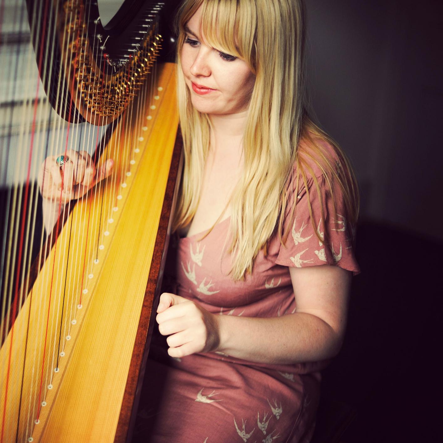 Come on over the ground... Harpist and Singer from South of France . Now living in London/Mum and Early years teacher/Love records and vintage fashion