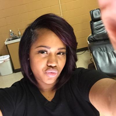 JILL OF ALL TRADES |MOMMY PIERCER,BARTENDER,PR| 
im just trying to stay positive,so let me live...