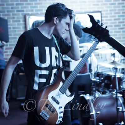 Bassist @scarshavefaded music is my passion and ambitions draw me closer every day. check out our music vid https://t.co/pRWYOyaOVS