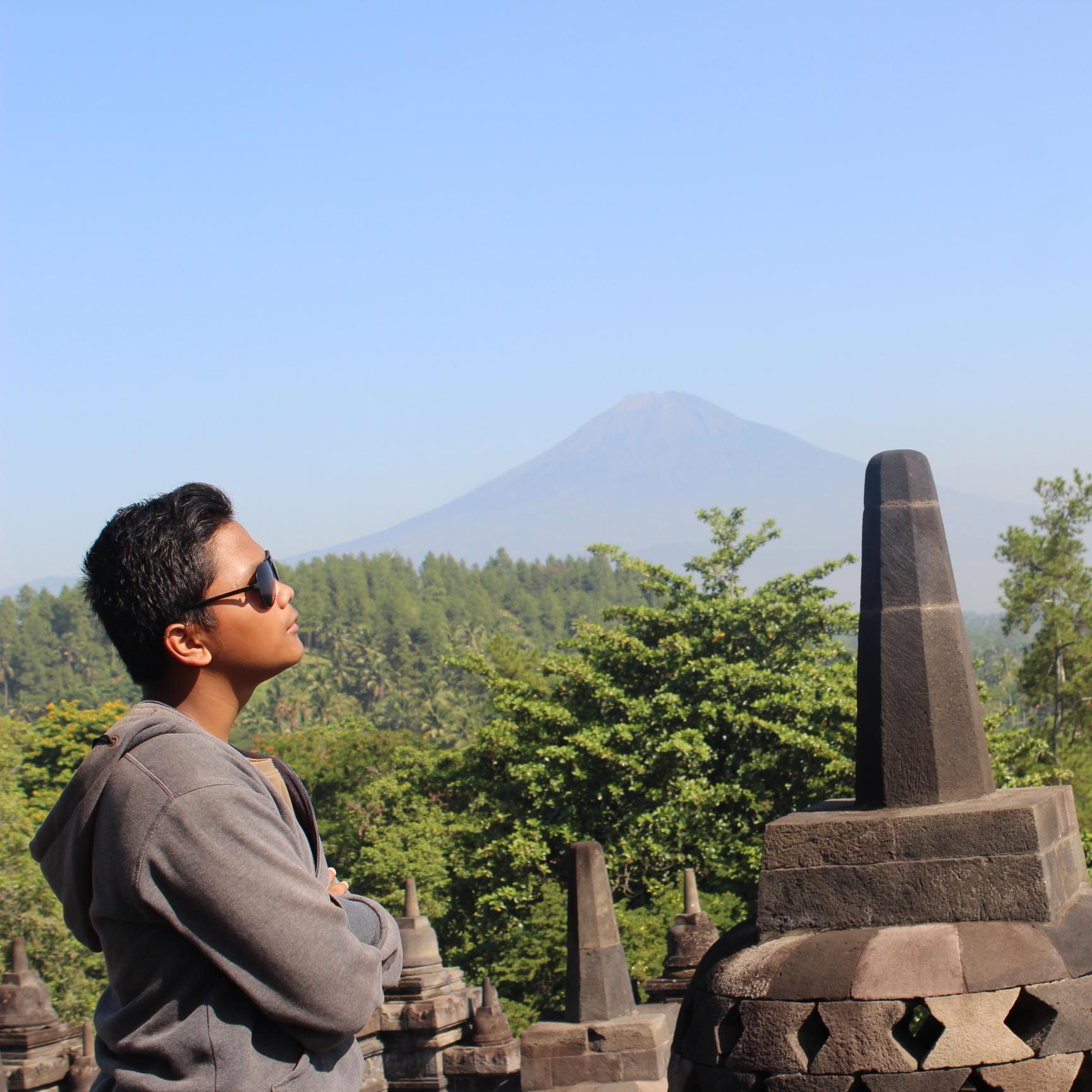 kmu tercantik,kmu ter ganteng kalo kmu follow me.