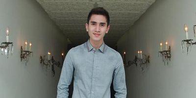 Verrell Bramasta's fans club. Its all about Verrell. Followed by Verrell on March 13th 2014.