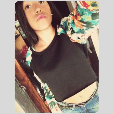 Fanática de lo sensual.            snap/ig crismaaar