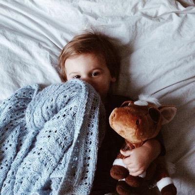 ‏قُل للحياةِ وإن تكاثر حُزنها أنتِ الممر وفي الجنانِ مكانُنا.