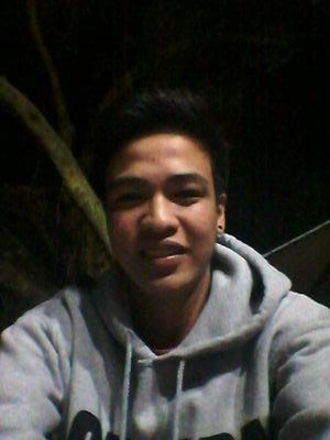 Caloyki12's profile picture. 