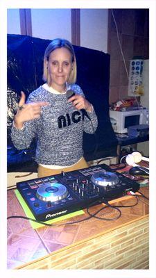 MEZCLAR Y PINCHAR BREAK BEAT.HOUSE..ELECTROHOUSE.TECHNOHOUSE.Es mi vida http://t.co/6kgBQng10i