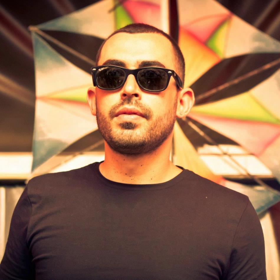 RotemDoron's profile picture. Senior Software Engineer @Lemonade | Music producer @ Roger Rabbit / While True 🎧