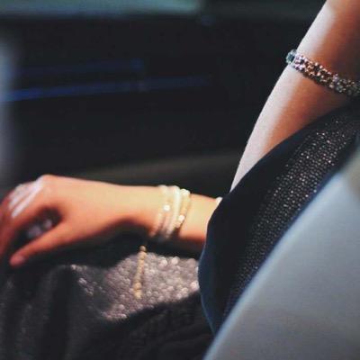 f_alfarsia's profile picture. مختبئةً خلفَ ضجيجَ الحيآةُ أبحُثَ عنً هدُوءَ يليقَ بترفِ مشآعري