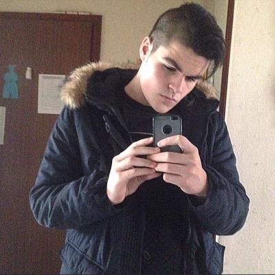 benfiquista9898's profile picture. les gens changent trop vite méfies toi.❗️