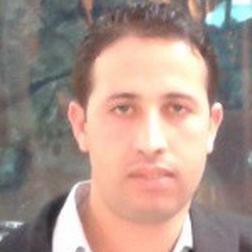 ‏عش كل لحظة كأنها آخر لحظة في حياتك،عش بالإيمان، عش بالأمل،عش بالحب، عش بالكفاح، وقدر قيمة الحياة.