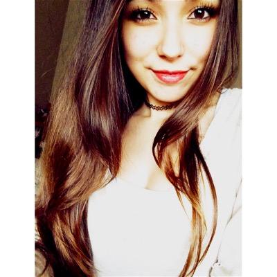 Nereee28's profile picture. «Believe in yourself» Vivir sin música sería como no tener aire para respirar.    •281009♡