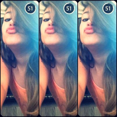 fã dos 4 gays e um bi , da ex-ruiva que paga de santa, do biba maconheiro e da drogada.  ✨⚡⚓