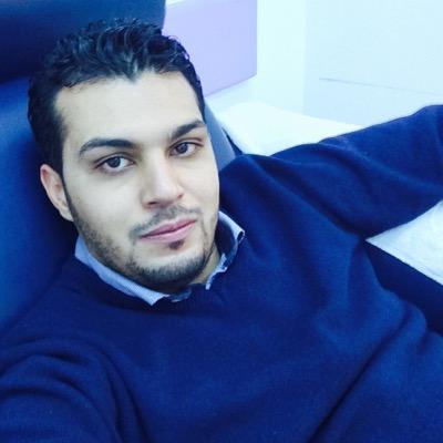 بكالوريس طب وجراحة من جامعة طرابلس