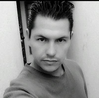 Soy una parodia fake de mi mismo, pero bonito.