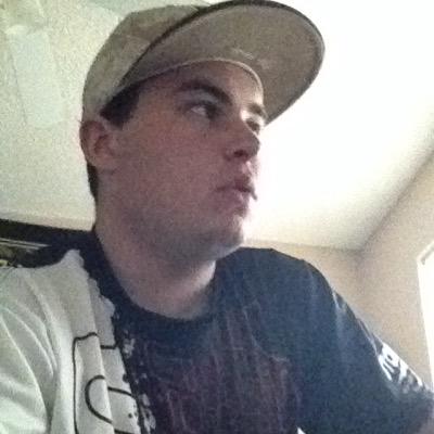 Kerzkid's profile picture. 18. 
Senior.
kik Kerzkid.
PreRunners & Dirtbikes
 Live life to the fullest #Pray4storms