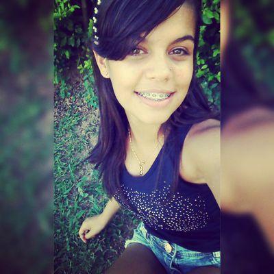 Eu tenho um lado carinhoso, um lado estressado,um lado engraçado, um lado irônico,um lado amável. E cada um tem meu lado q merece.”