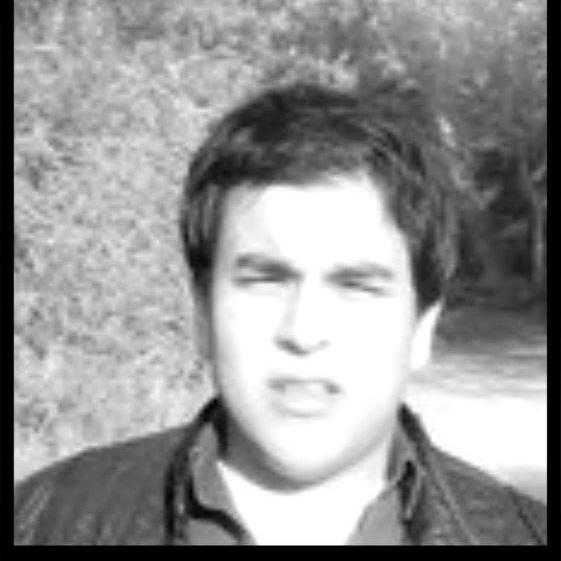 Me gusta que me digan Ernesto el flaco porque de niño era súper gordo. haha