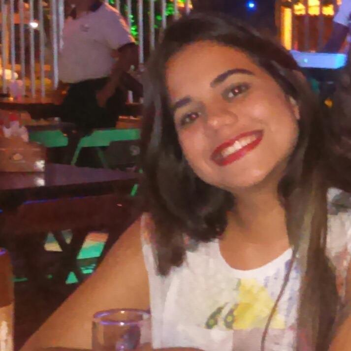 Instagram: @carlynhamenezes