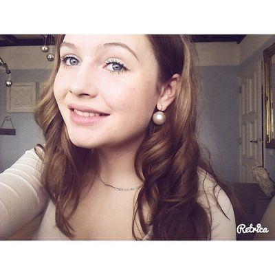 Life isn't about waiting for the storm to pass, it's learning to dance in the rain.☔️