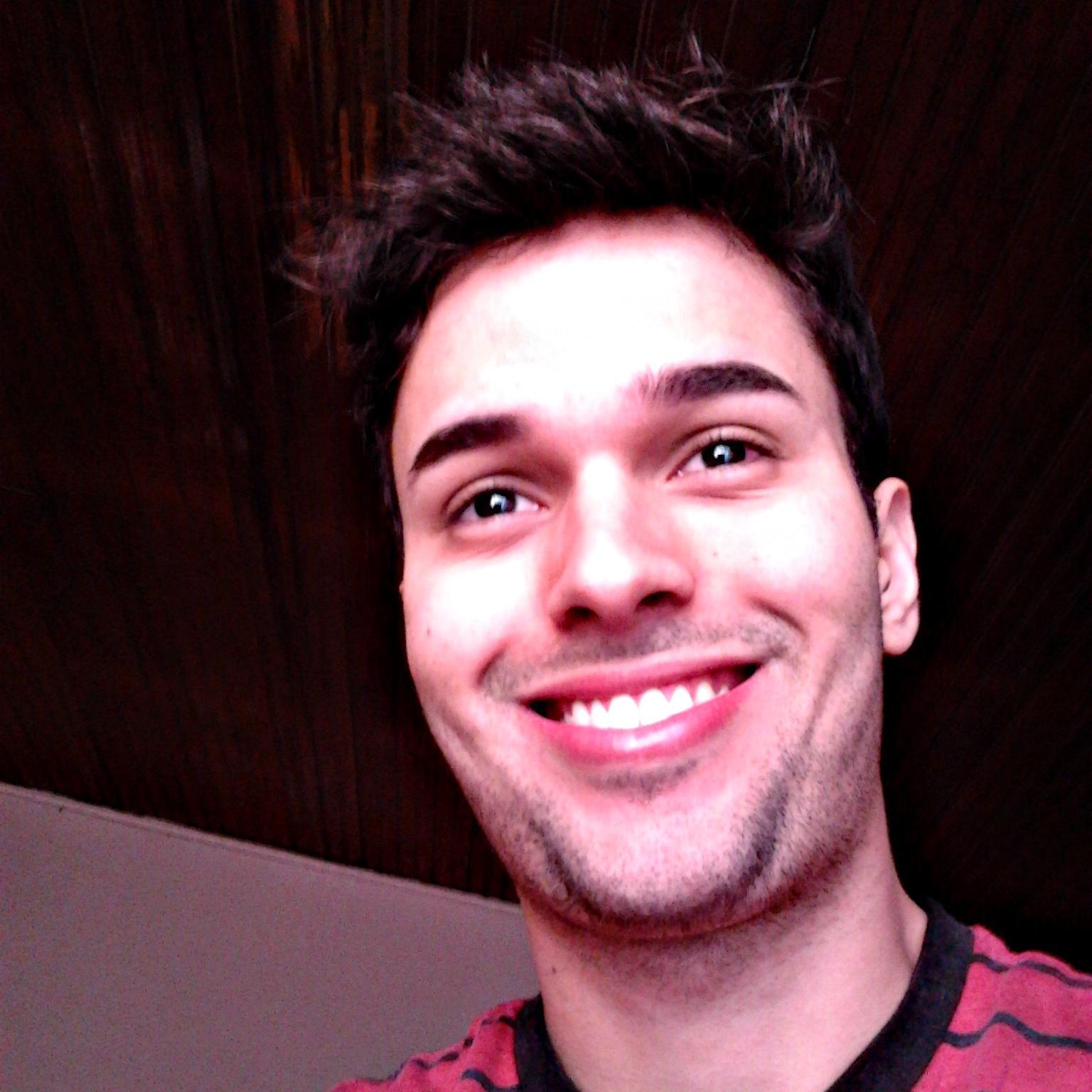 Be happy and don't worry, keep focused in your dreams.Facebook:http://t.co/WmcDKAaJFH