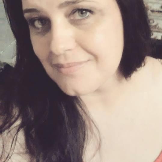 Sou uma mulher madura, que às vezes anda de balanço...Sou uma criança insegura, que às vezes usa salto alto.