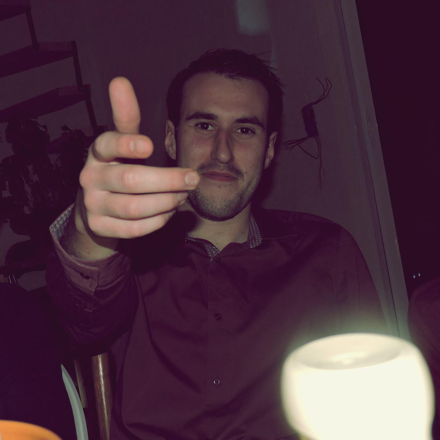 Yoh_Brst's profile picture. Le problème avec les citations sur Internet est que trop de gens y croient. W. Shakespeare