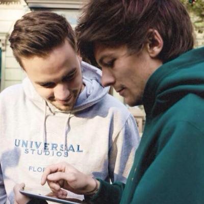 ask for a follow back from @alltimeharryx :)