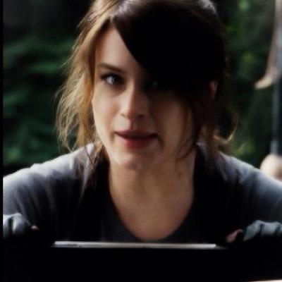 × Hija de Ares × Líder de la Cabaña 5. Sí, la de los matones × —I will kill you all—