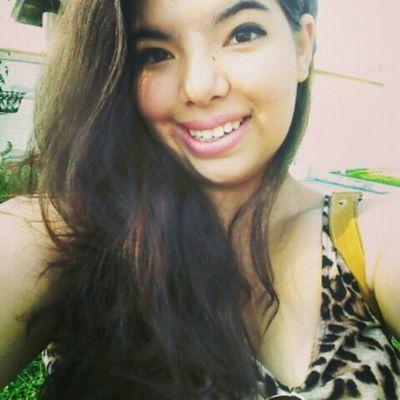 É possível encontrar a felicidade mesmo nas horas mais sombrias, se lembrar de acender a luz.