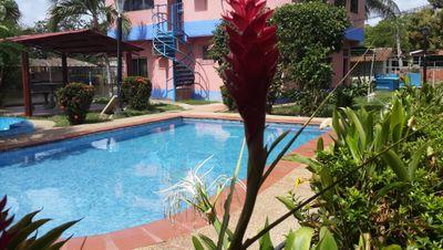 Un paraiso para el descanso y recreación,con habitaciones confortables con Aire A,Tv,lencería,nevera y baño!Áreas recreativas,piscinas,churuata