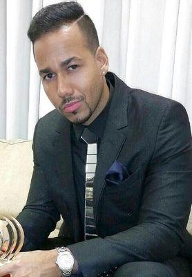soy Romeista y aventurera De ♡ Y soy integrante de CF Romeo Santos México ♡ Y en mi Vida solo existe romeo Y nada Mas ♥♡