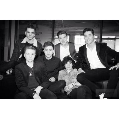 rewind✌️/❤️ james & band follow❤️/ @xcourtneymorgan / @ionalowex__ and @shelleysmilesx