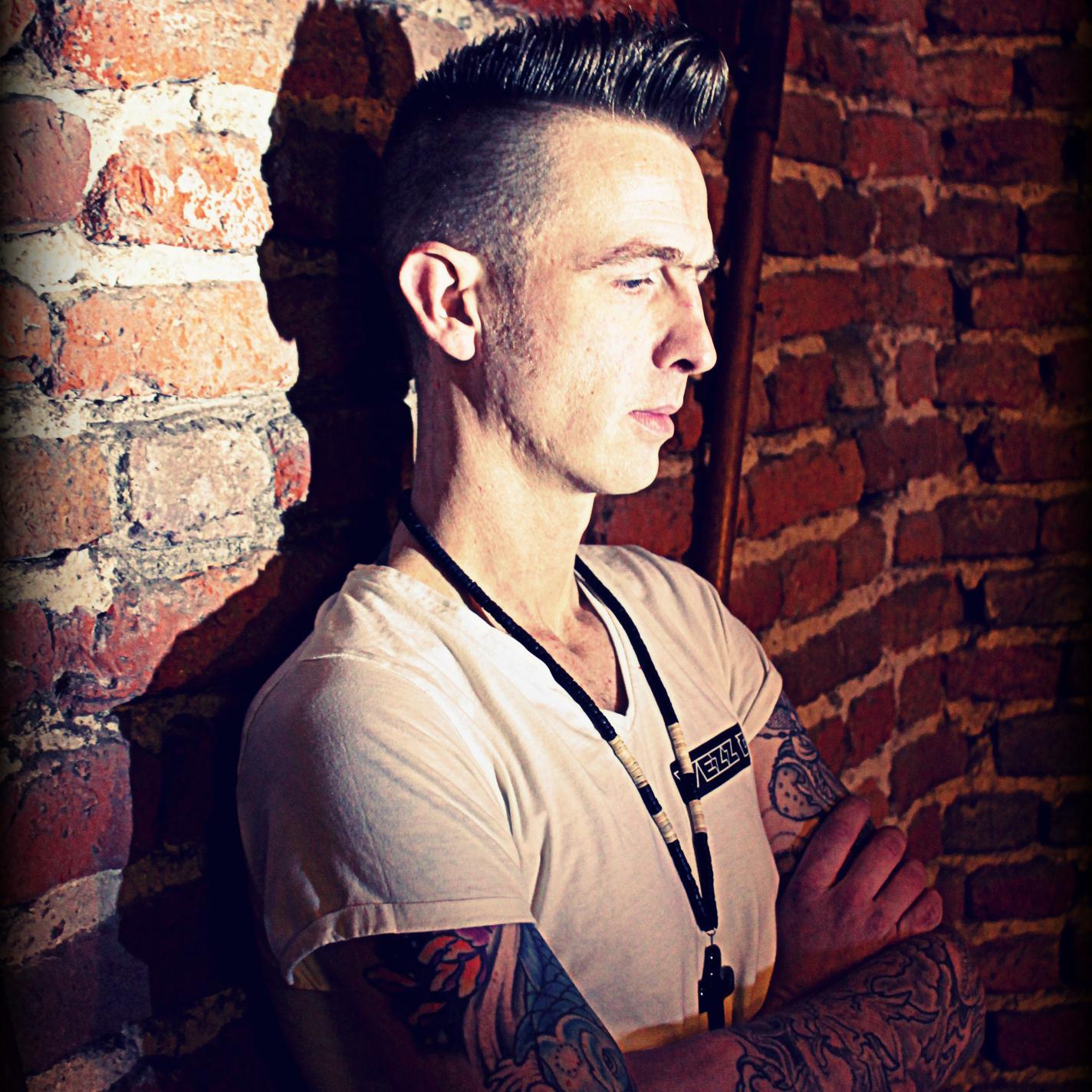 EDM DJ / Producer | Secret Fridays Available on Beatport https://t.co/8KUJ1ZTfg4 https://t.co/uGCQepw0Zu