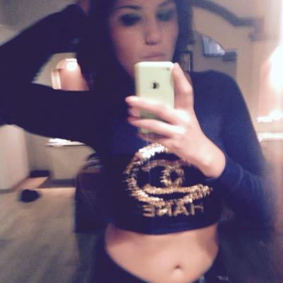 AleArel82563542's profile picture. 