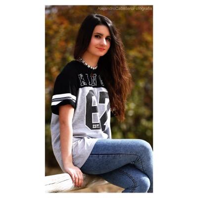 Relacionarse conmigo no es dificil , es lo siguiente ,une vie sans amour n'est pas une vie , solo tenemos un corazon Estudiante de magisterio .Oihana. ESPAÑA