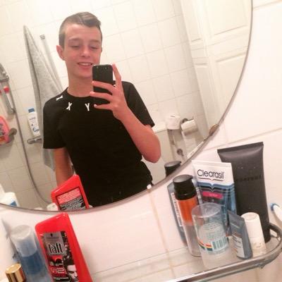 Nickk0180's profile picture. Insta; nickdrw