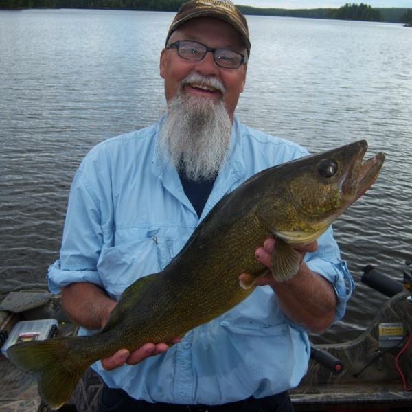 Professional fishing guide on the famous Chippewa Flowage near Hayward WI. and author of the fishing book titled The Walleyemaxx System.