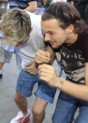 horansbitch93's profile picture. |I have loved you since we where 18| im 18(SHIT) but whatever you say big guy.