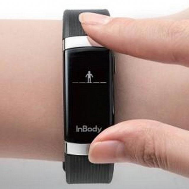 The one and only wearable that analyzes your body composition. Welcome to the new era of body tracking!