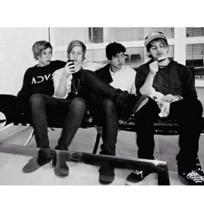 five seconds of summer isn't punk rock • A & N