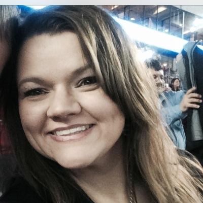 BethSBorders's profile picture. Wife of Rob, mother of Lydia and Landon, teacher of English at Jasper Jr High, and Child of the King ✝️