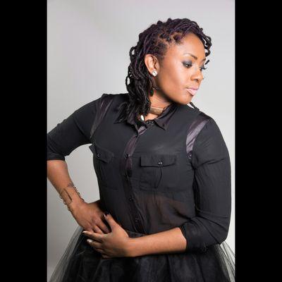 Known as Vae the Loc Slayer , Vae is a traveling Natural Hairstylist & Master Loctician @ Headlines by De'Franco , an Upscale Salon in Richmond Heights,Ohio.