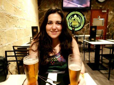 AlbaC_'s profile picture. Lo poco que sé de la vida se cuenta tomando un café, se entiende tomando una copa y se olvida tomando dos.