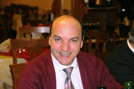 non particolarmente intelligente, ne' particolarmente colto, per niente bello, ma assolutamente leale e corretto!